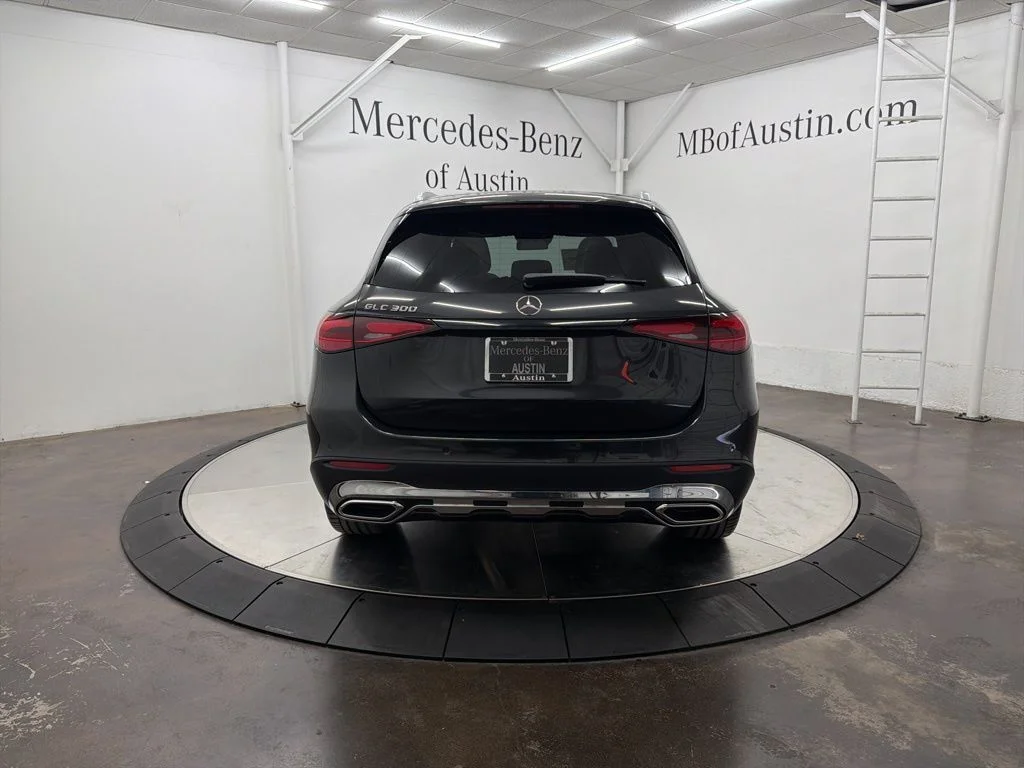 Used 2026 Gray Mercedes-Benz GLC 300 image 6