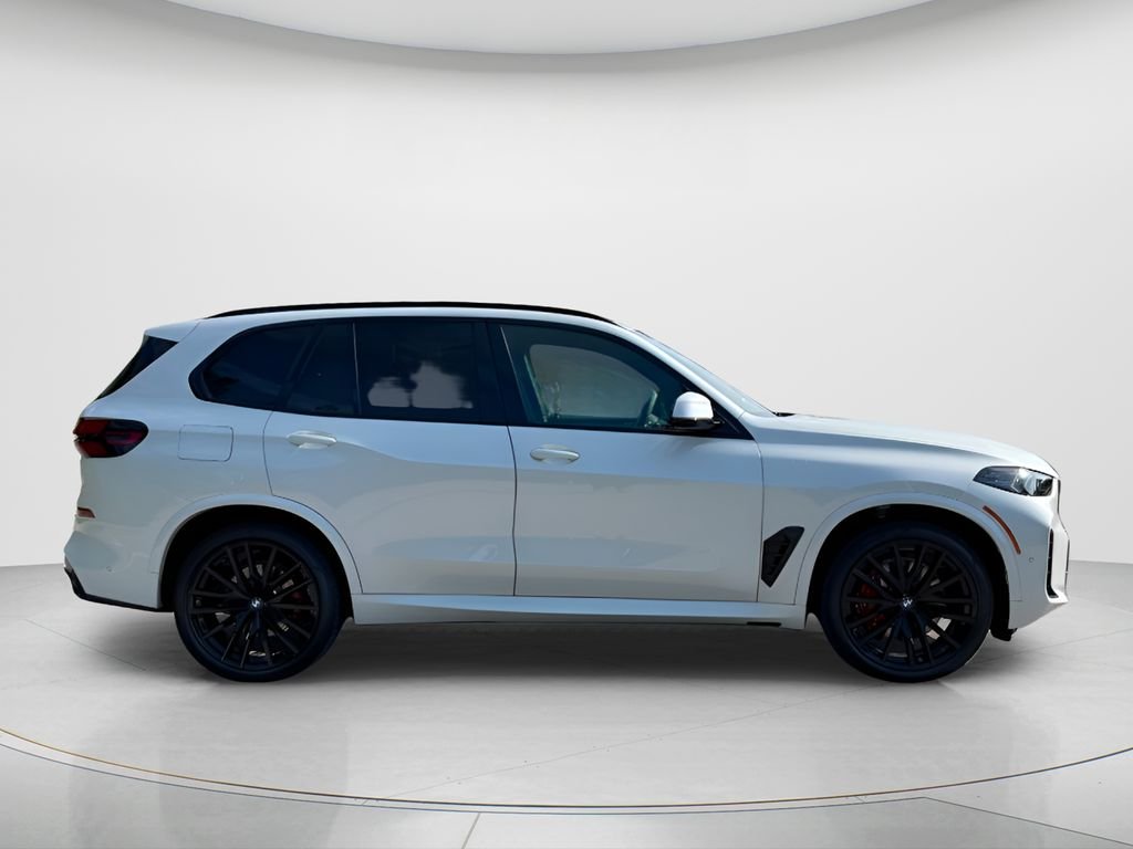 New 2026 Mineral White Metallic BMW xDrive40i image 4