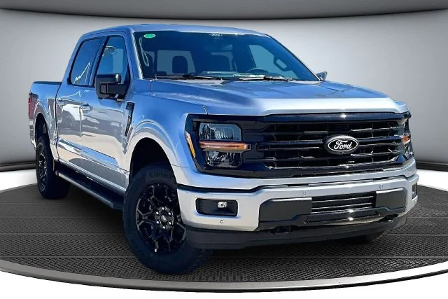 New 2026 Iconic Silver Metallic Ford XLT image 2