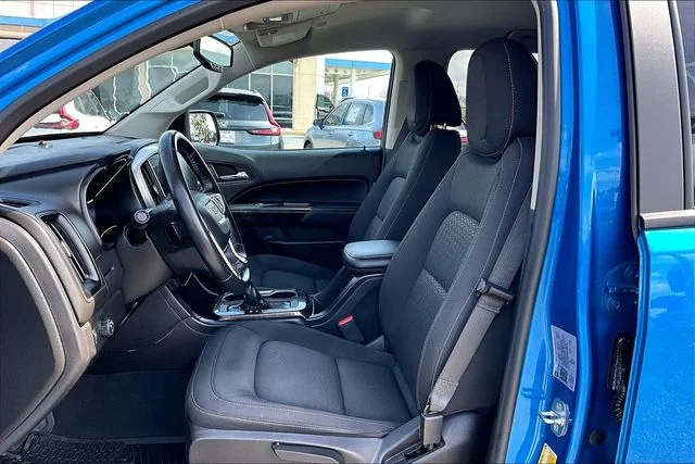 Used 2022 Blue GMC Elevation image 18