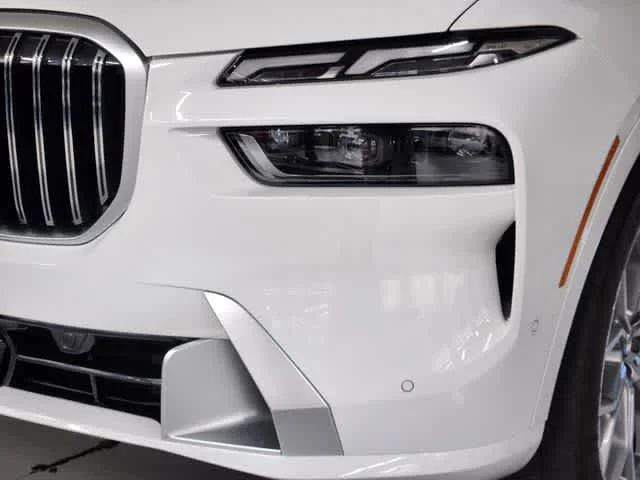 Used 2025 Alpine White BMW xDrive40i image 12