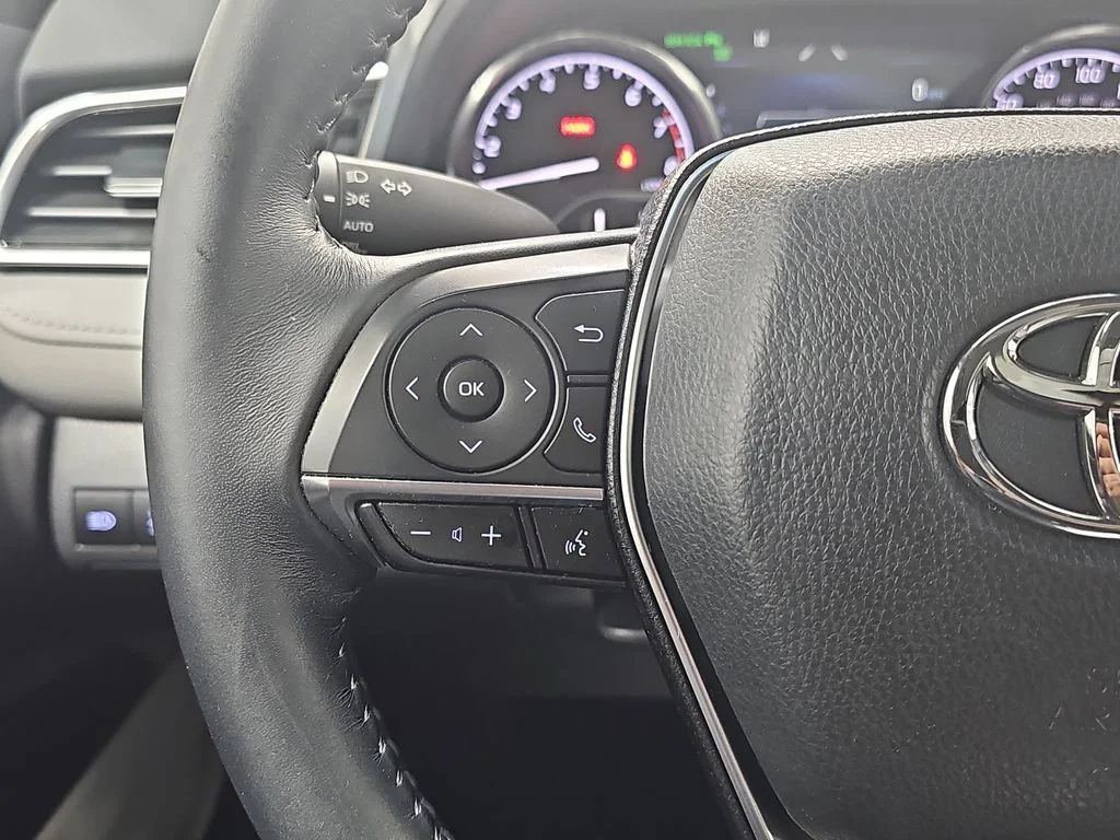 Used 2018 Brown Toyota XLE image 19