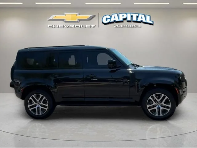 Used 2022 Black Land Rover 110 SE image 6