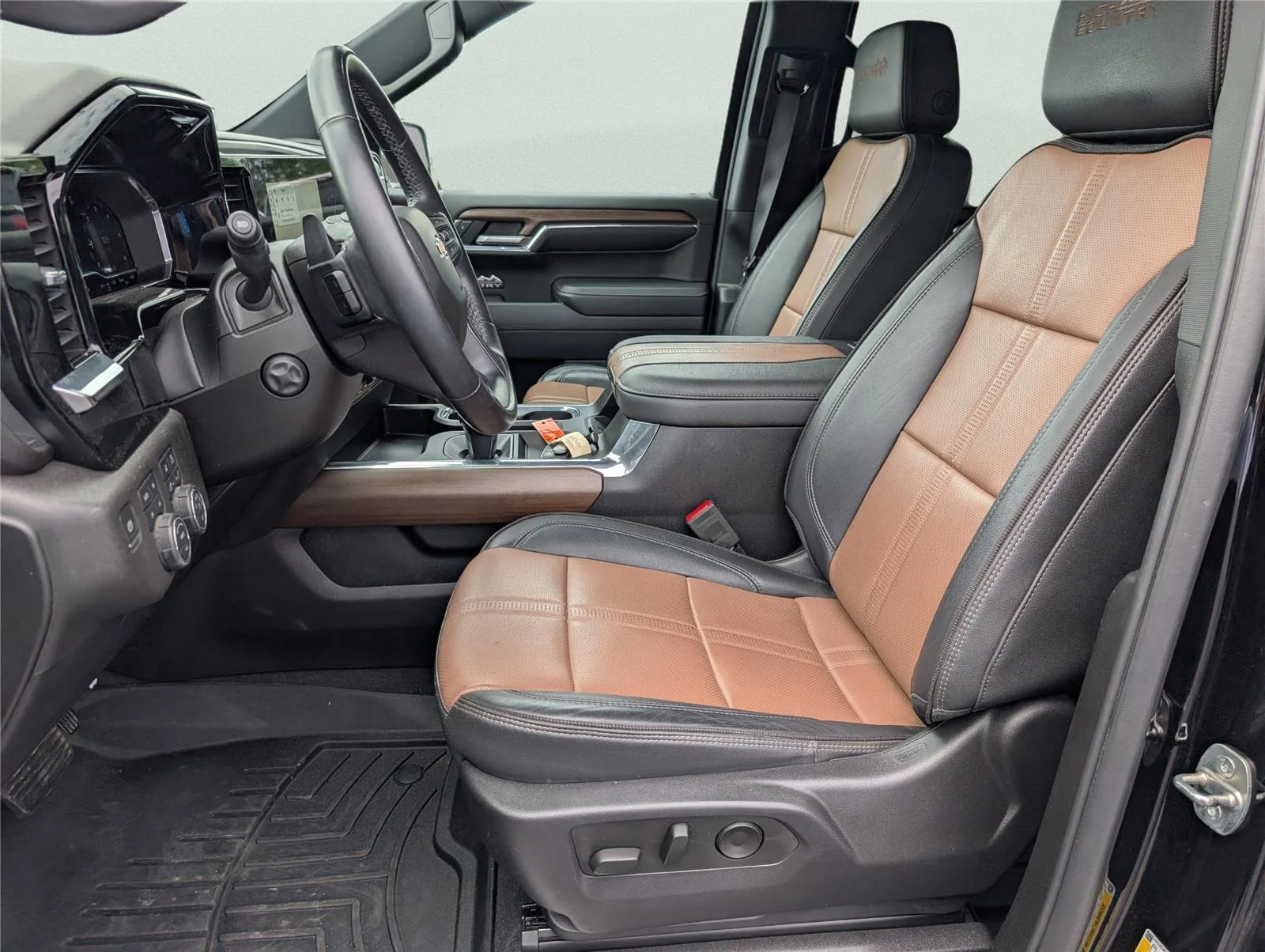 Used 2024 Black Chevrolet High Country image 10