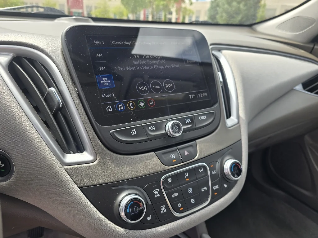 Used 2022 Summit White Chevrolet LT image 20