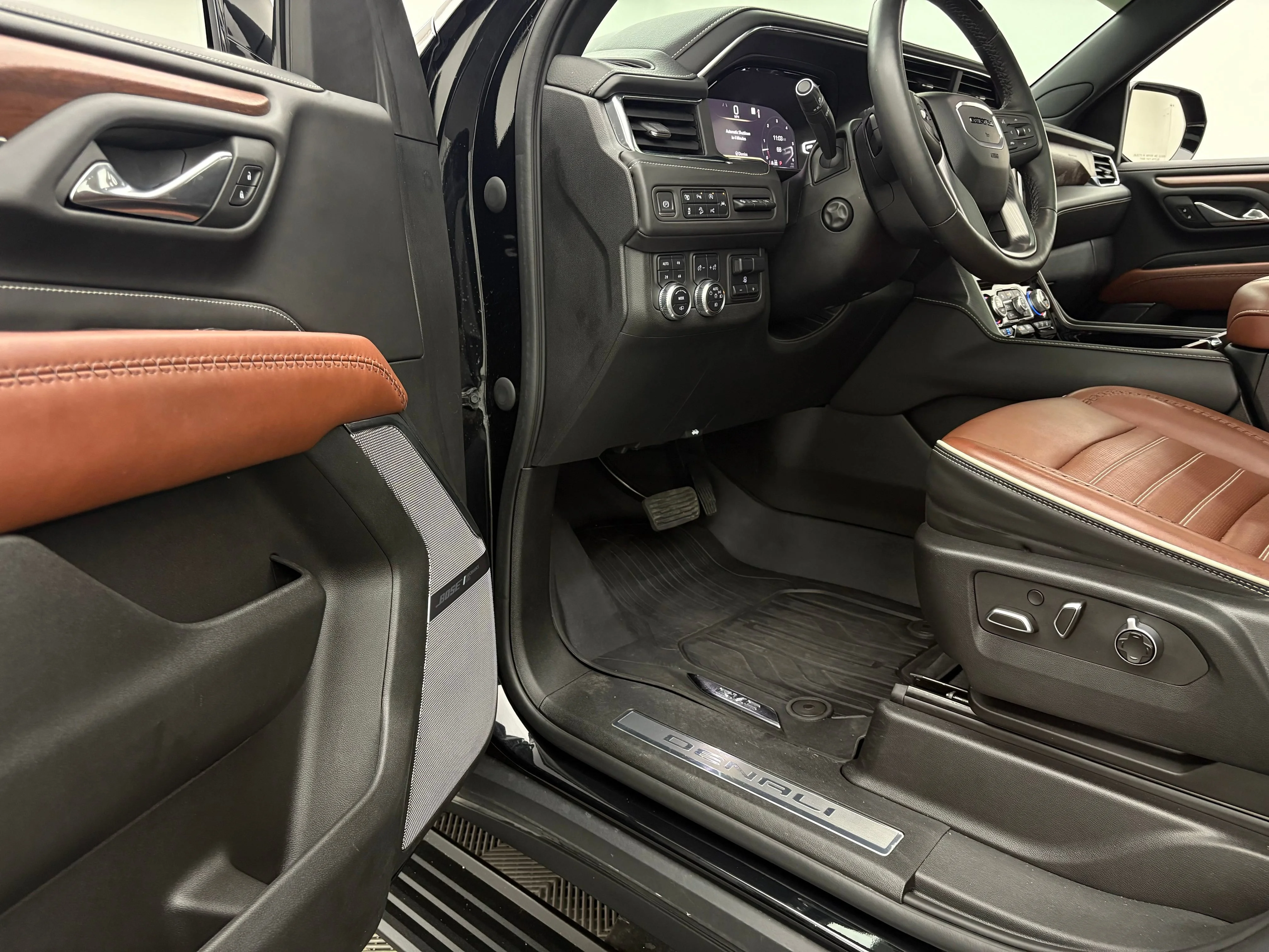 Used 2023 Onyx Black GMC Denali Ultimate image 19