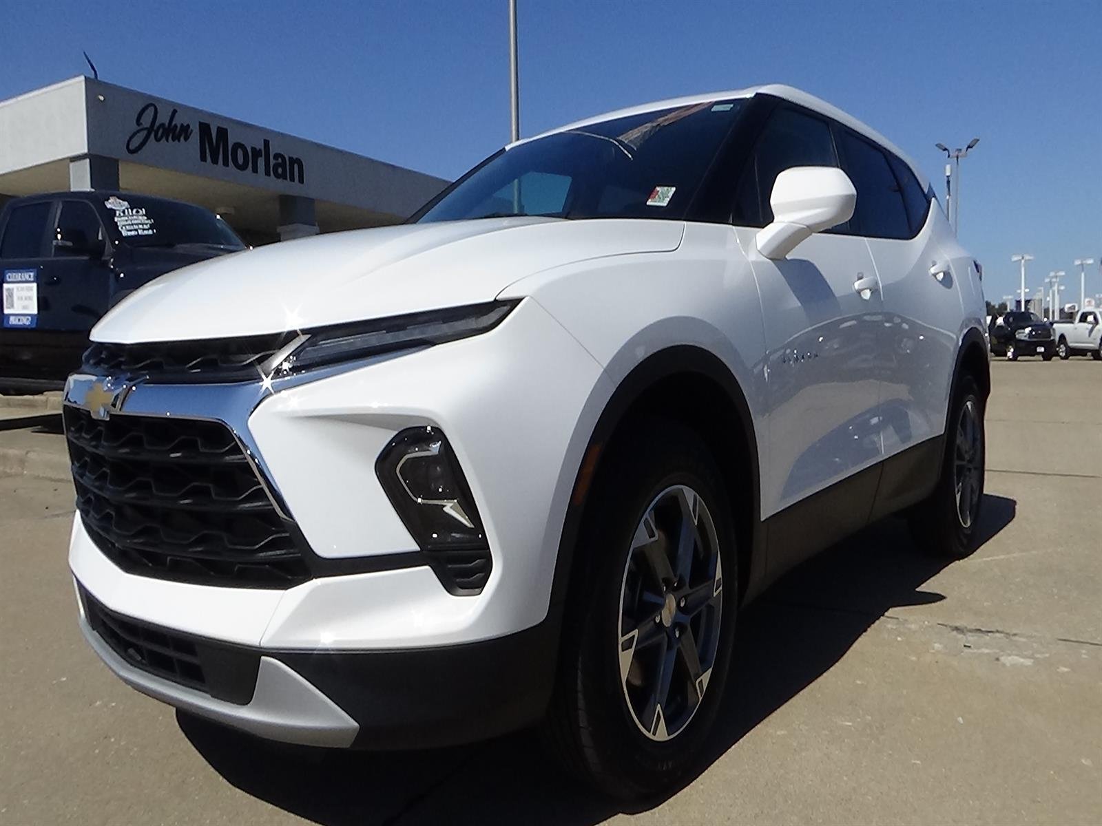 Used 2025 Summit White (gaz) Chevrolet LT image 2