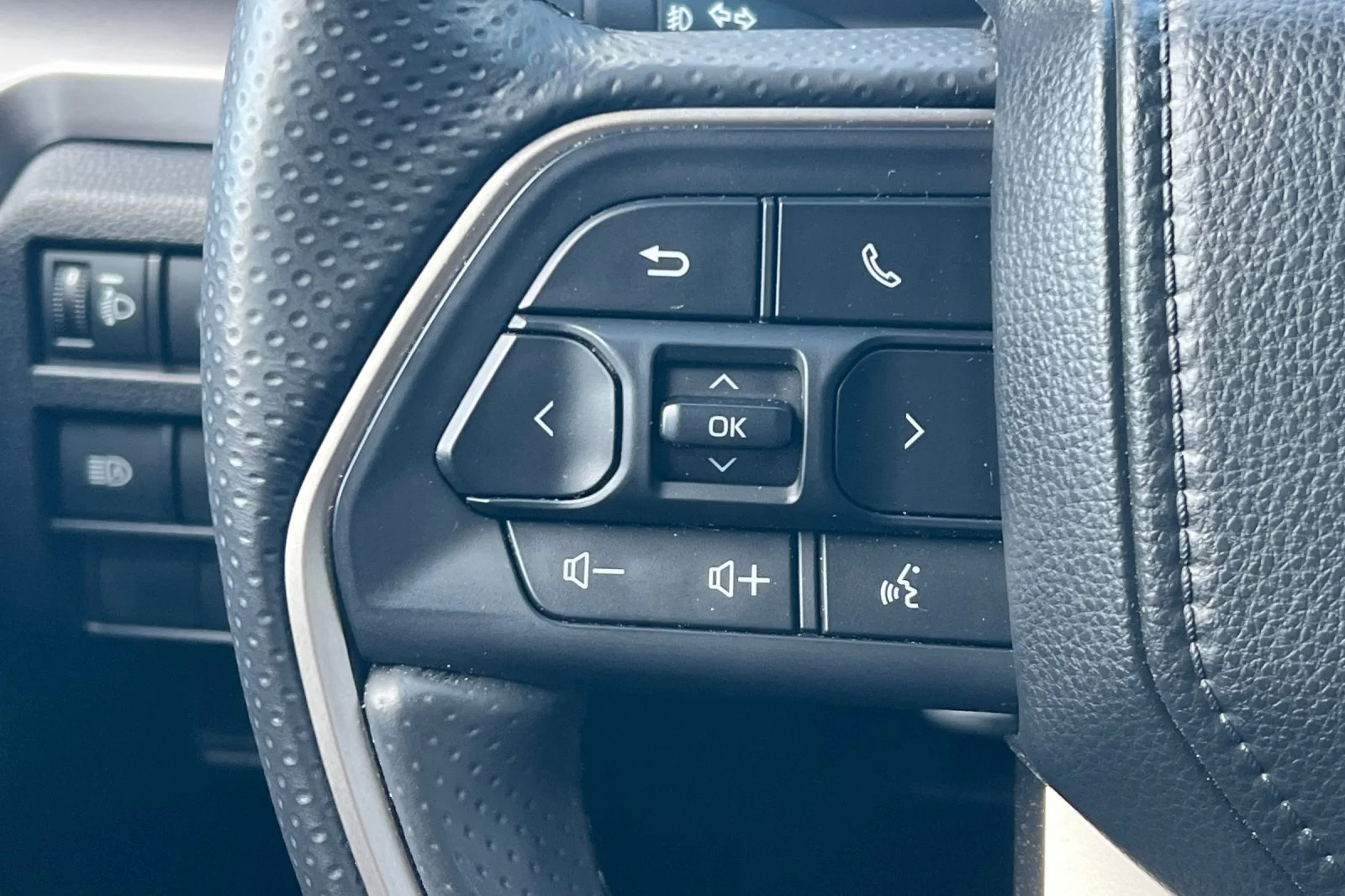 2025 Toyota 4Runner TRD Off-Road - Photo 25