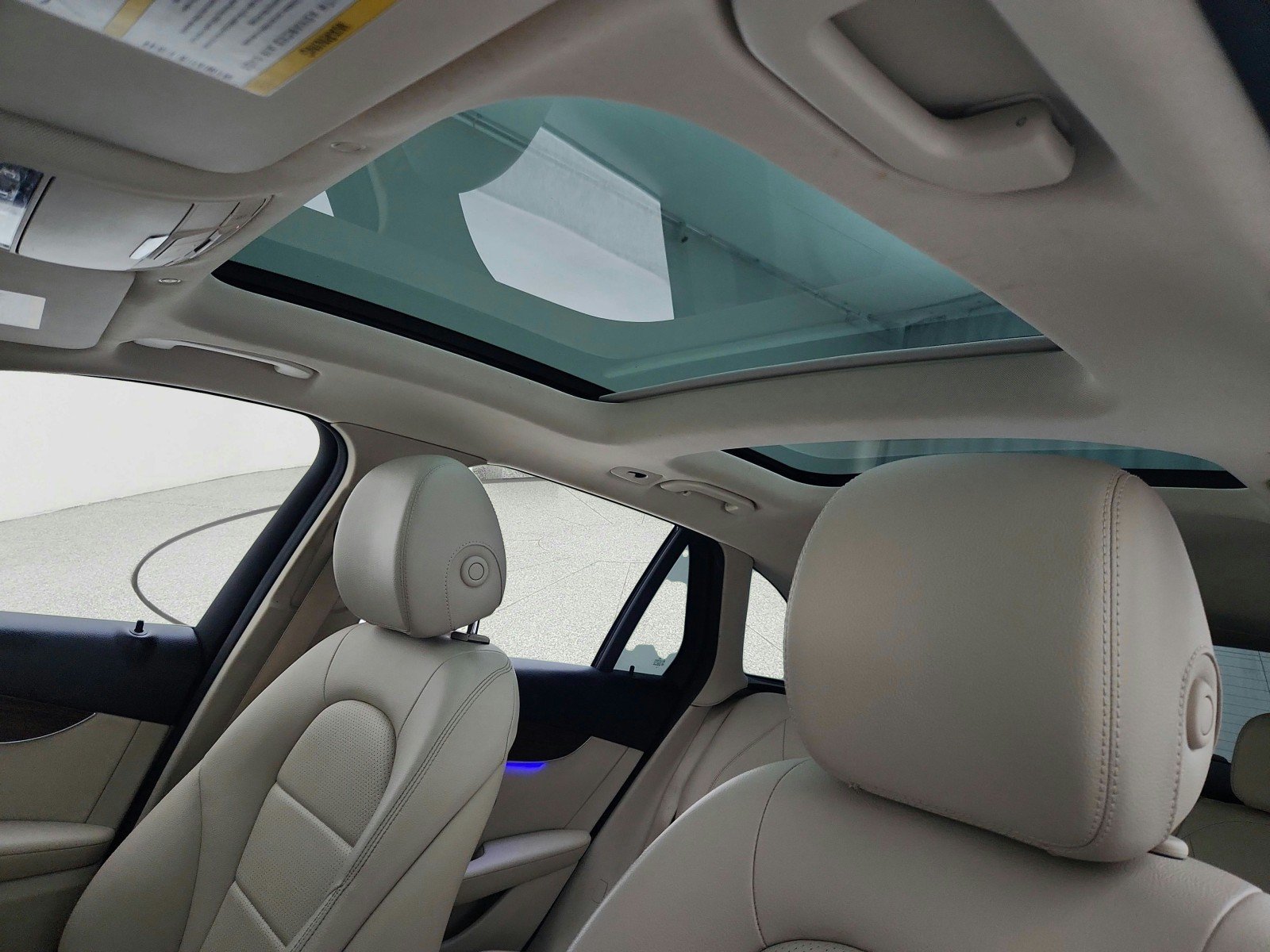Certified Used 2022 Polar White Mercedes-Benz GLC 300 image 7