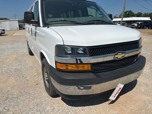 2018 Chevrolet Express 3500 LT's photo