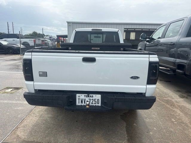 Used 2004 Oxford White Clearcoat Ford XL image 5