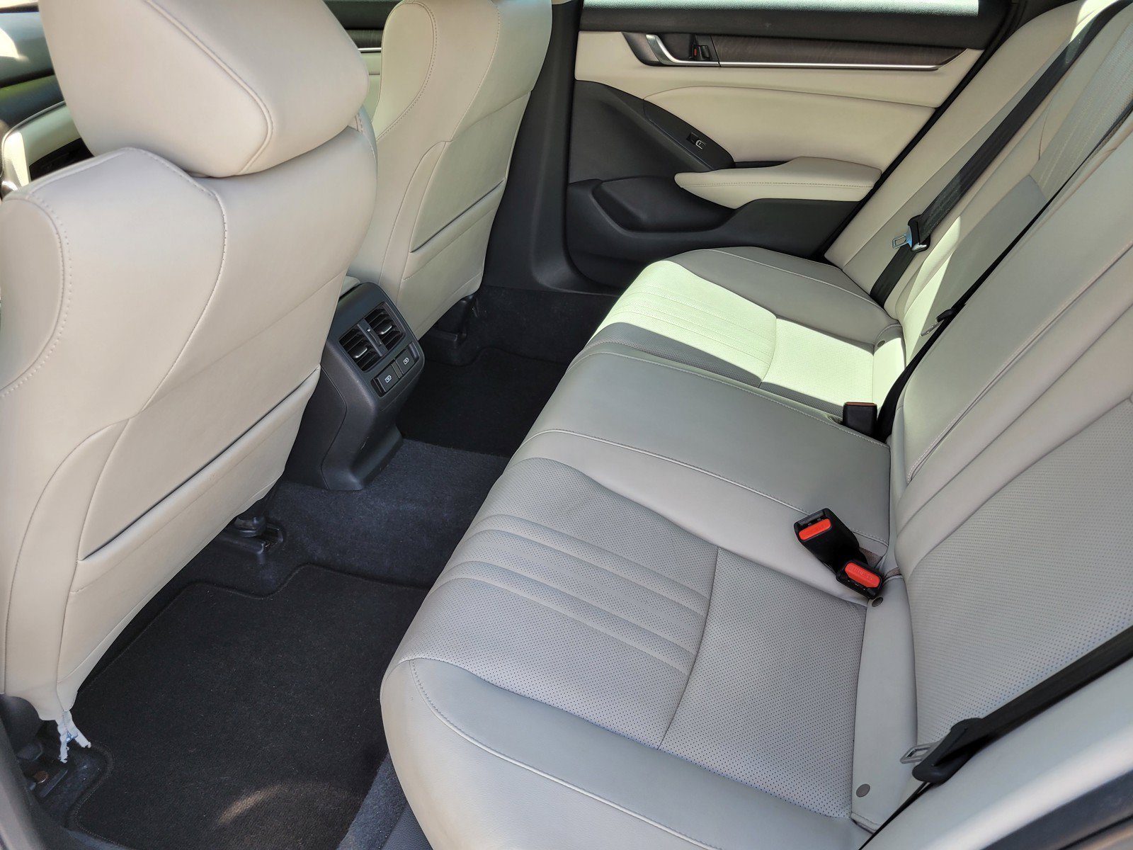 Used 2022  Honda EX-L image 12