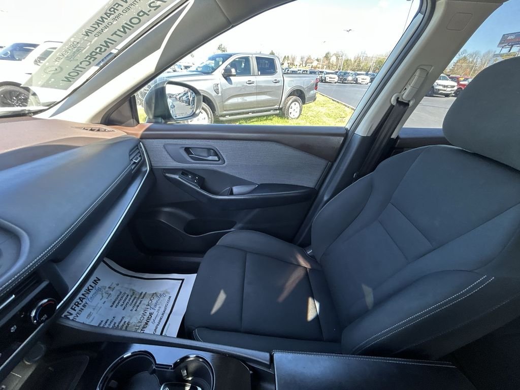 Used 2023 White Nissan S image 13