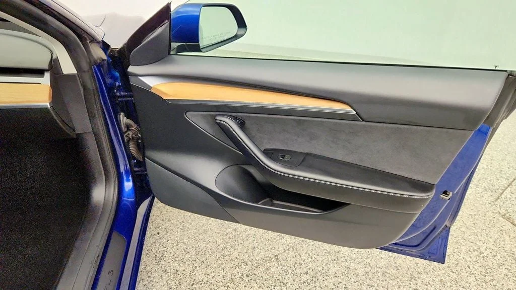 Used 2022 Deep Blue Metallic Tesla Performance AWD image 30