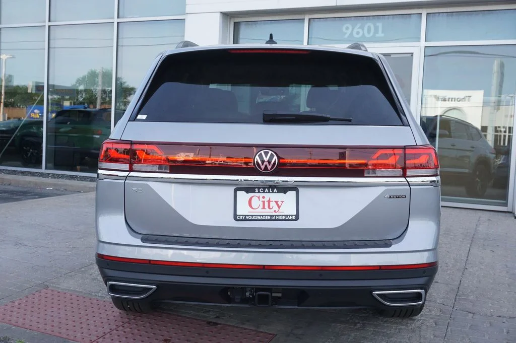 New 2026 Silver Volkswagen SE w/Technology image 7