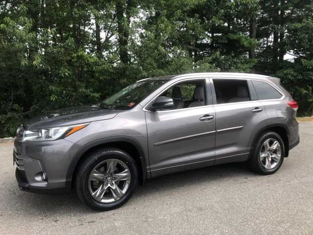 Used 2017 Predawn Gray Mica Toyota Limited Platinum image 8