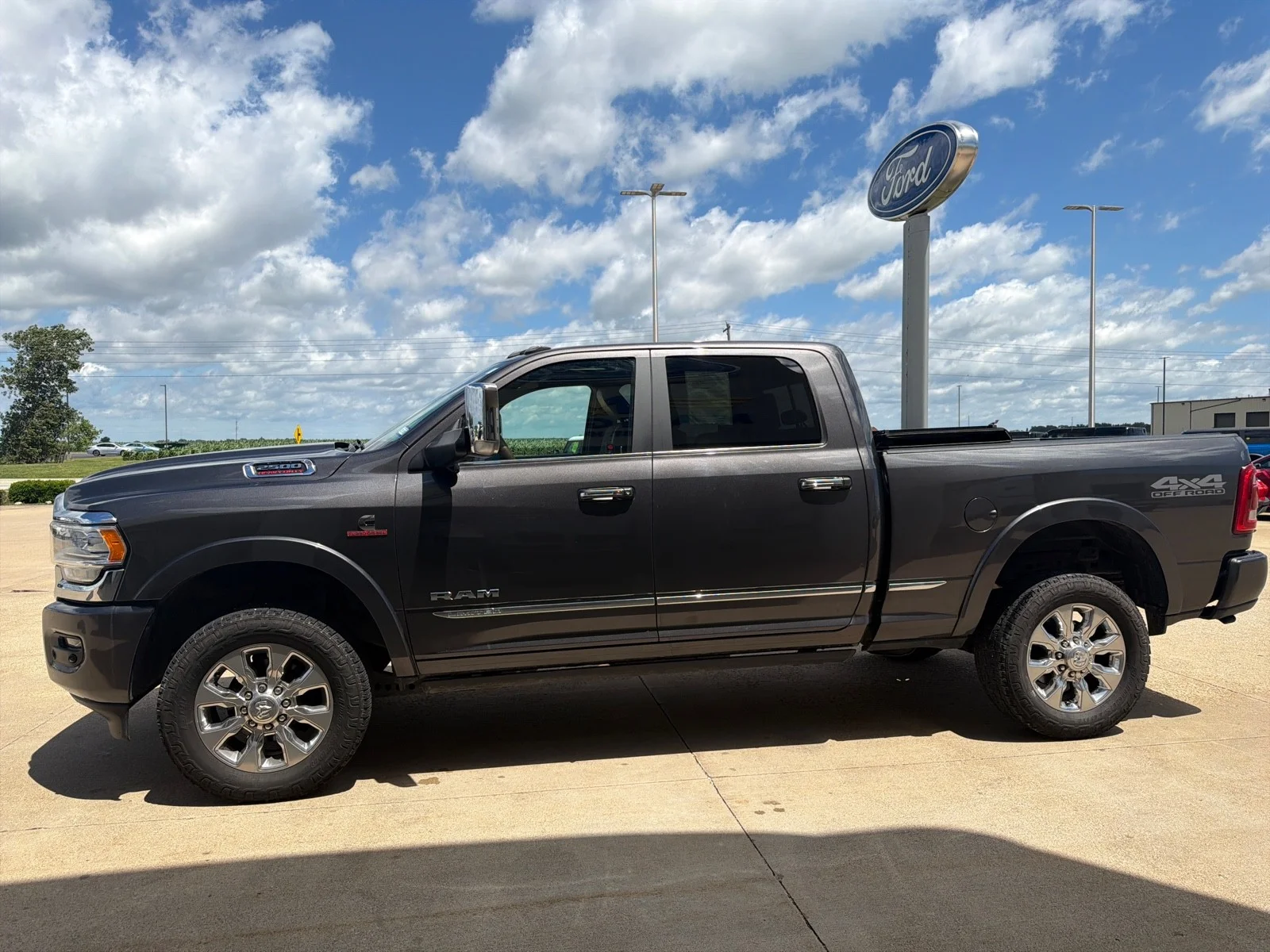 Used 2019 Granite Crystal Clearcoat Metallic Ram Limited image 7