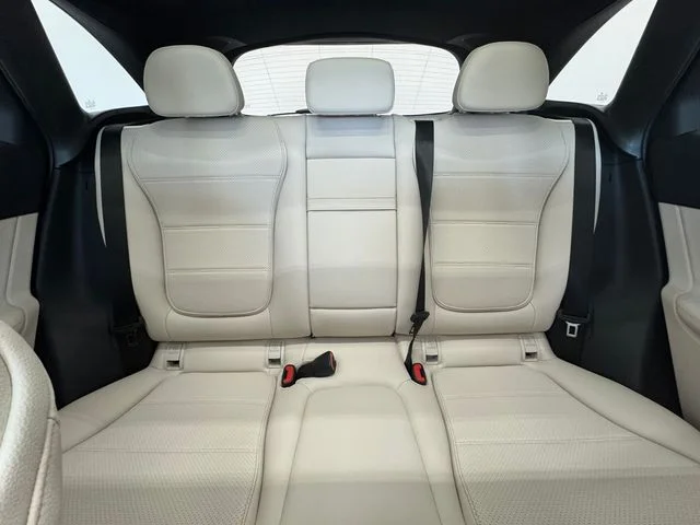 New 2026 Polar White Mercedes-Benz GLC 300 image 7