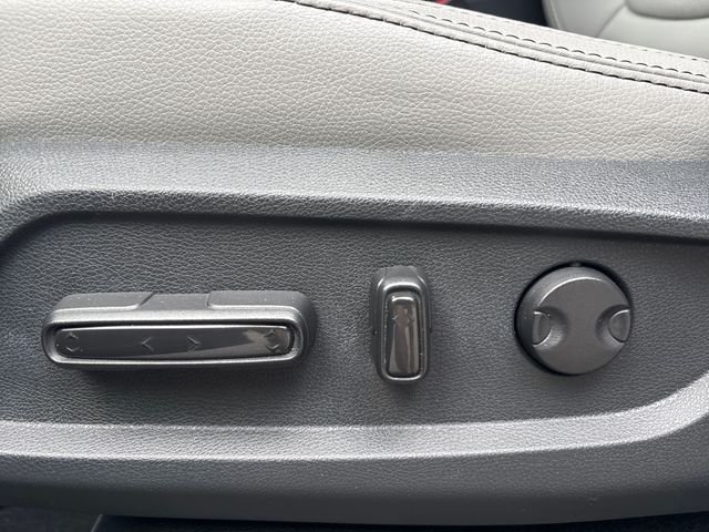 Used 2024  Honda Touring image 16
