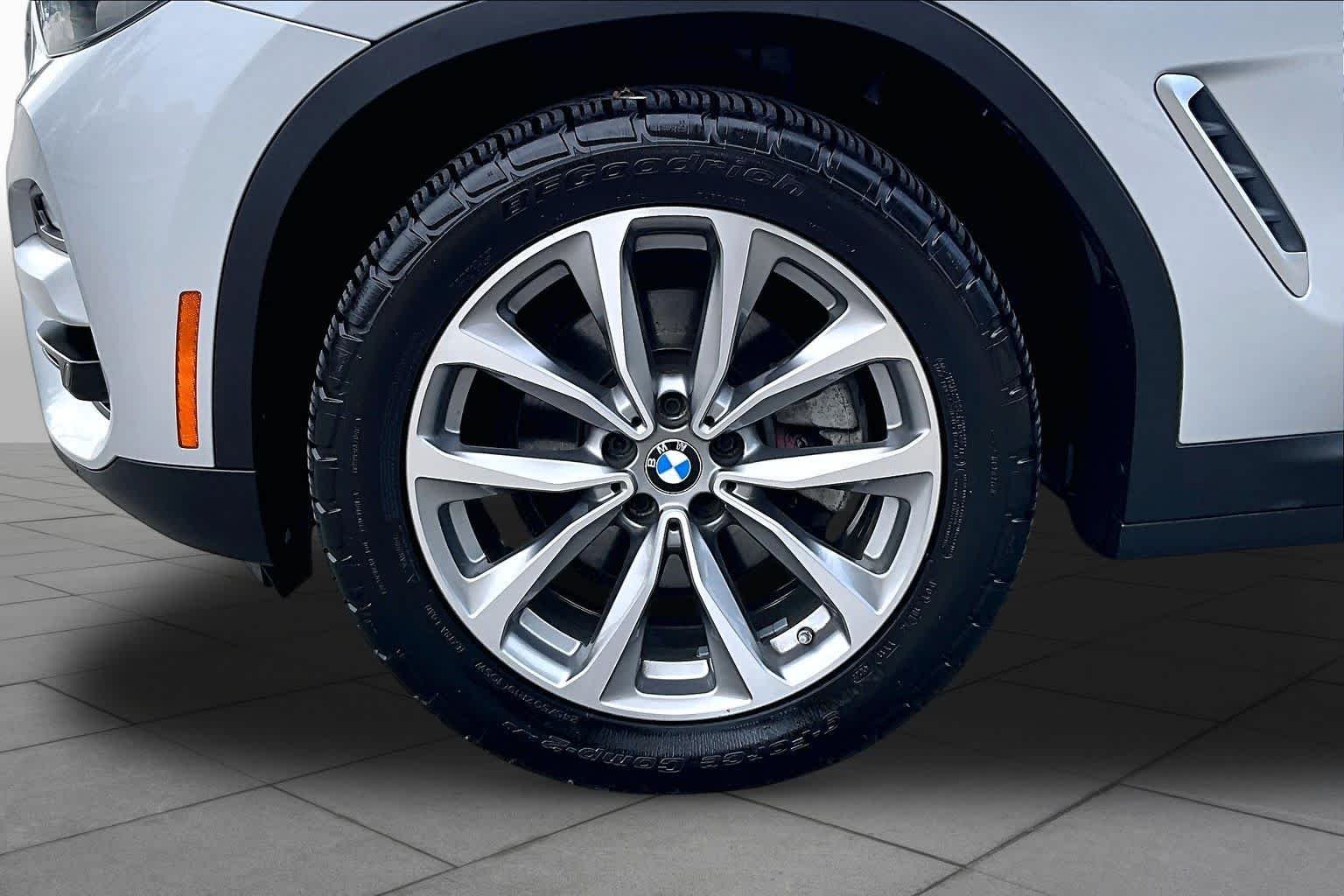 Used 2019 Glacier Silver Metallic BMW xDrive30i image 10