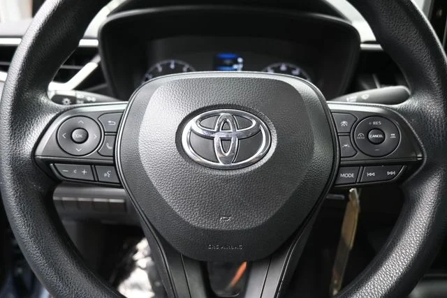 2025 Toyota Corolla LE - Photo 17