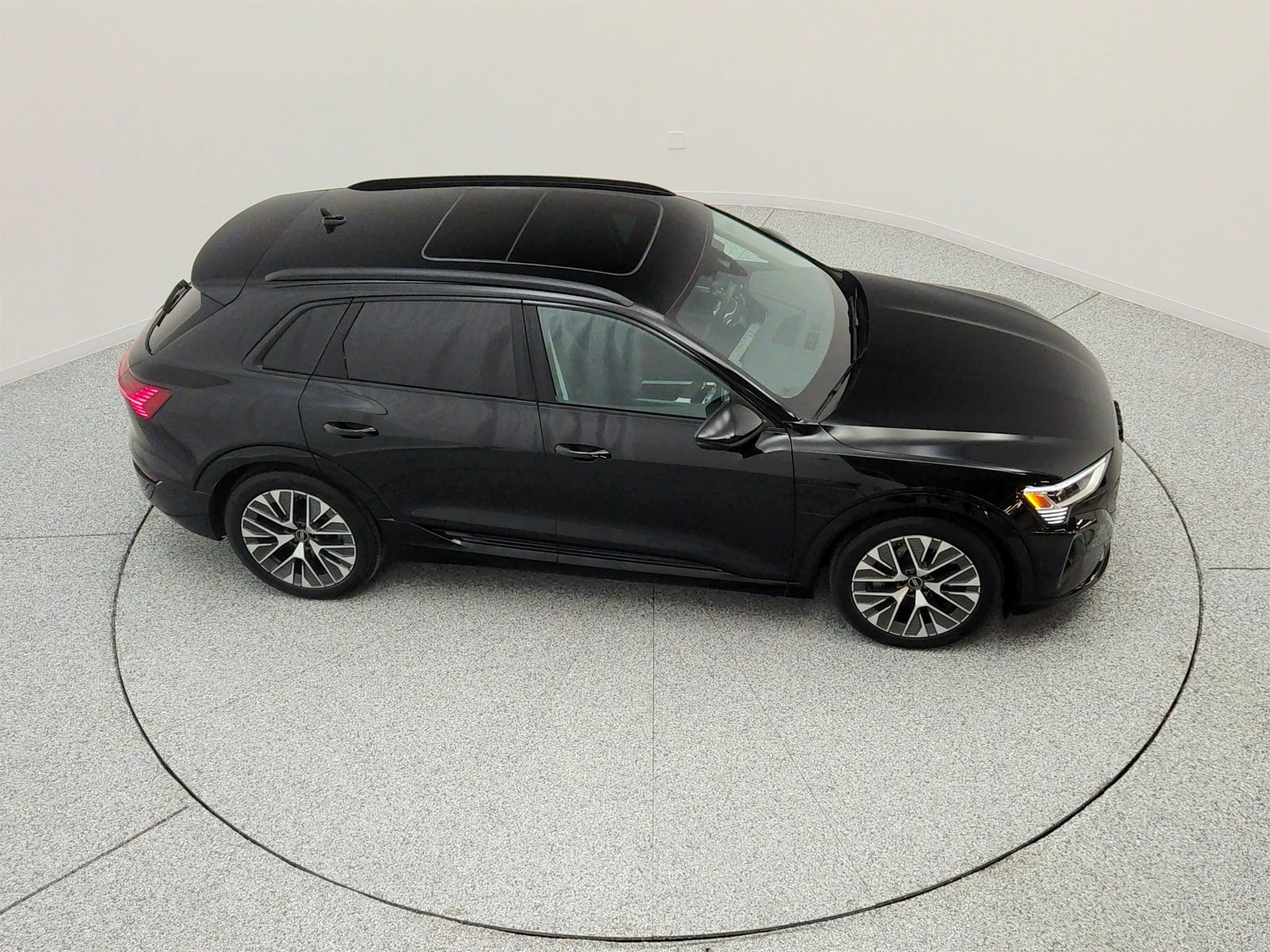 Used 2024 Mythos Black Metallic Audi Premium Plus quattro image 25