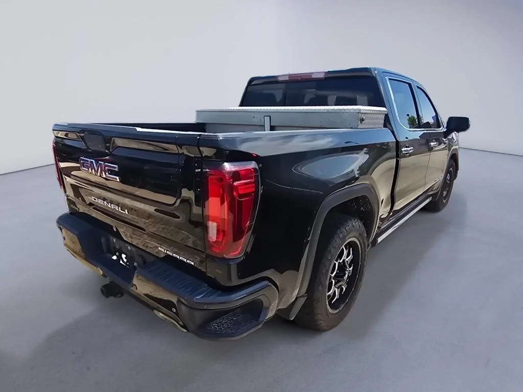 Used 2019 Onyx Black GMC Denali image 5