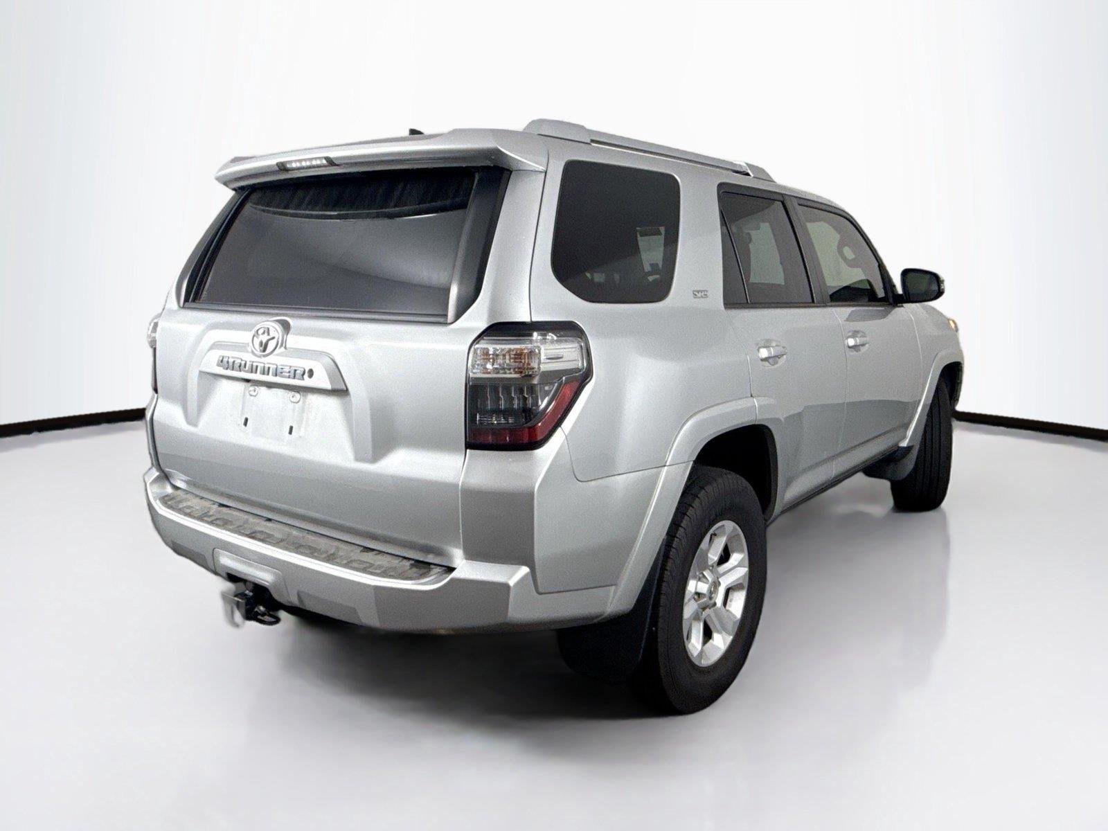 Used 2016 Classic Silver Metallic Toyota SR5 Premium image 6