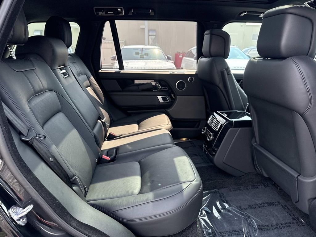Used 2019 Black Land Rover 5.0L V8 Supercharged image 14
