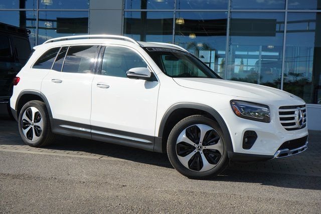 2026 Mercedes-Benz GLB GLB 250's photo