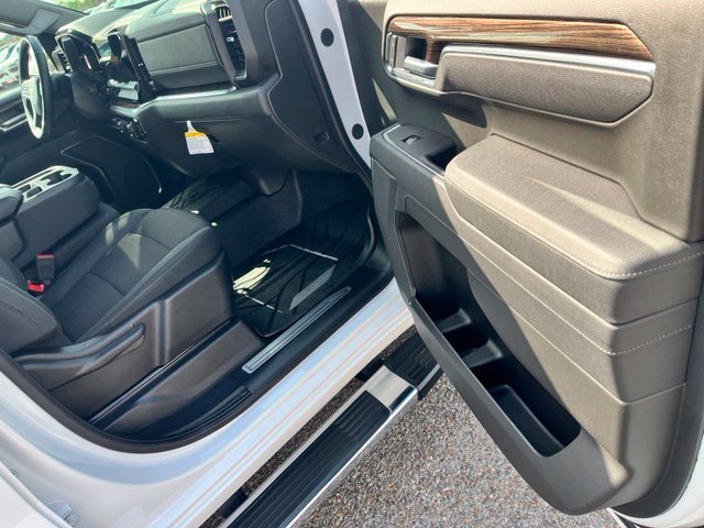 Used 2025 White Chevrolet LT image 20
