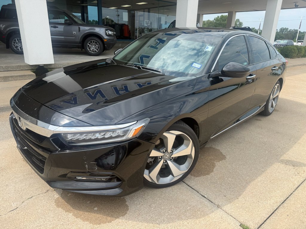 Used 2018 Crystal Black Pearl Honda Touring 1.5T image 6