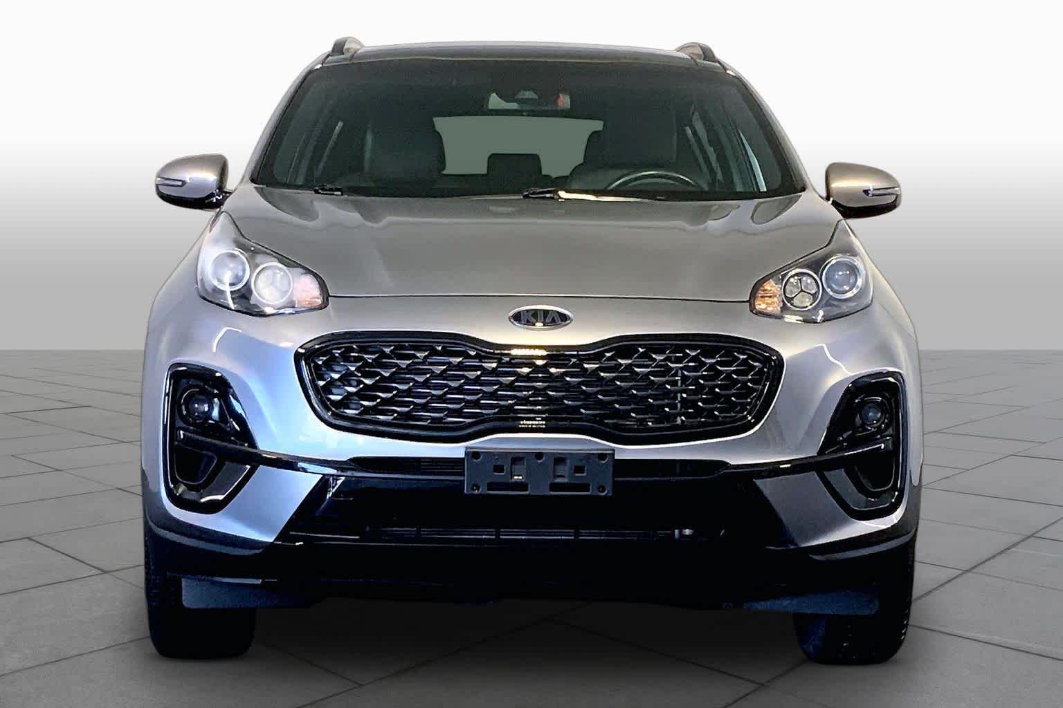 Used 2022 Steel Gray Kia Nightfall image 4