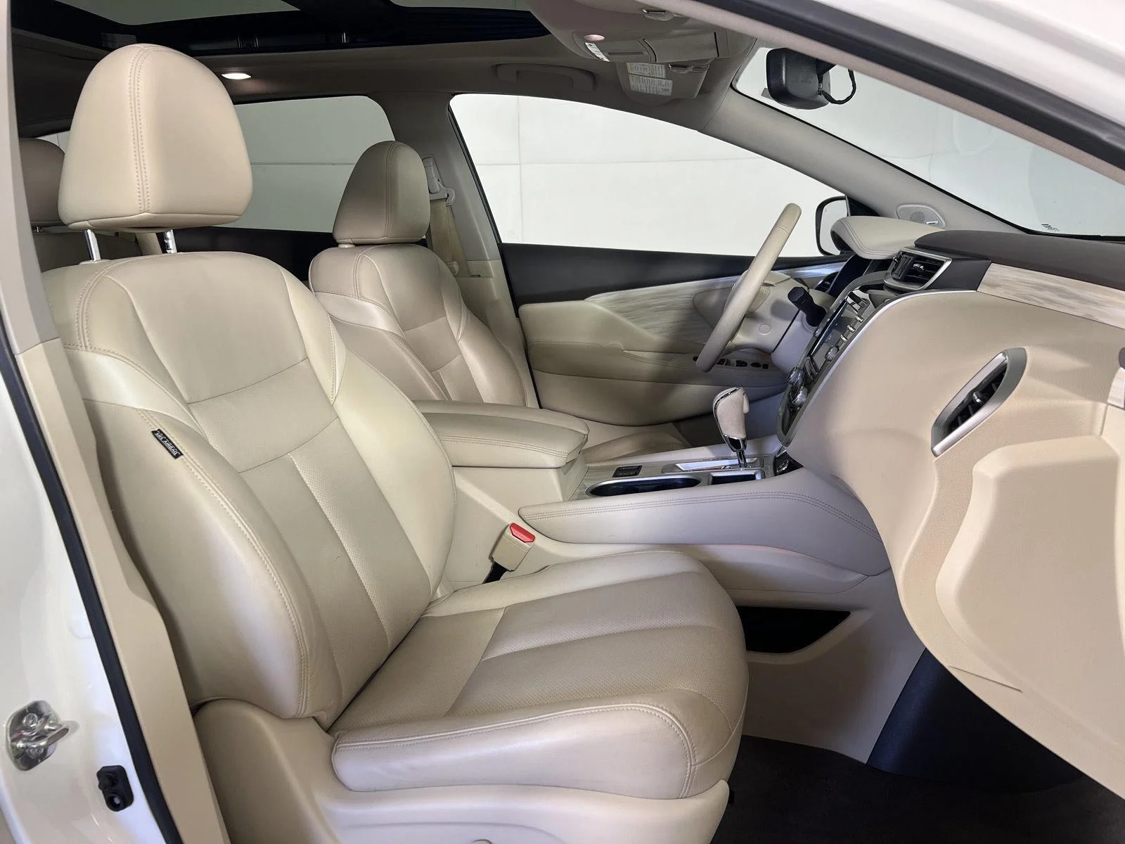 Used 2018 Pearl White Nissan SL image 28