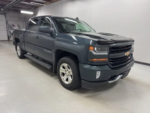 Used 2017 Gray Chevrolet LT image 3