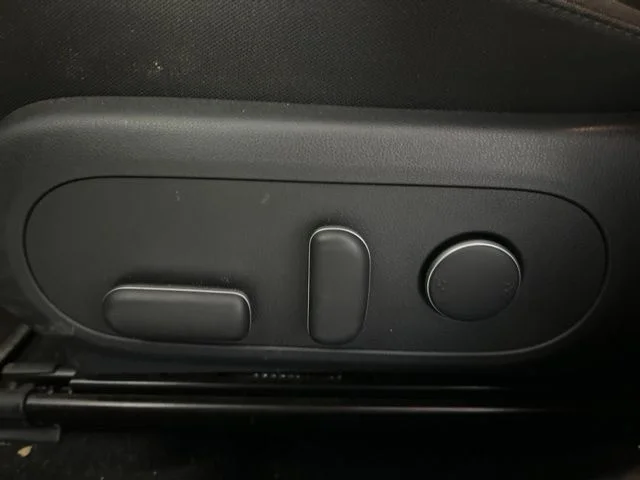 Used 2024 White Hyundai SEL image 13