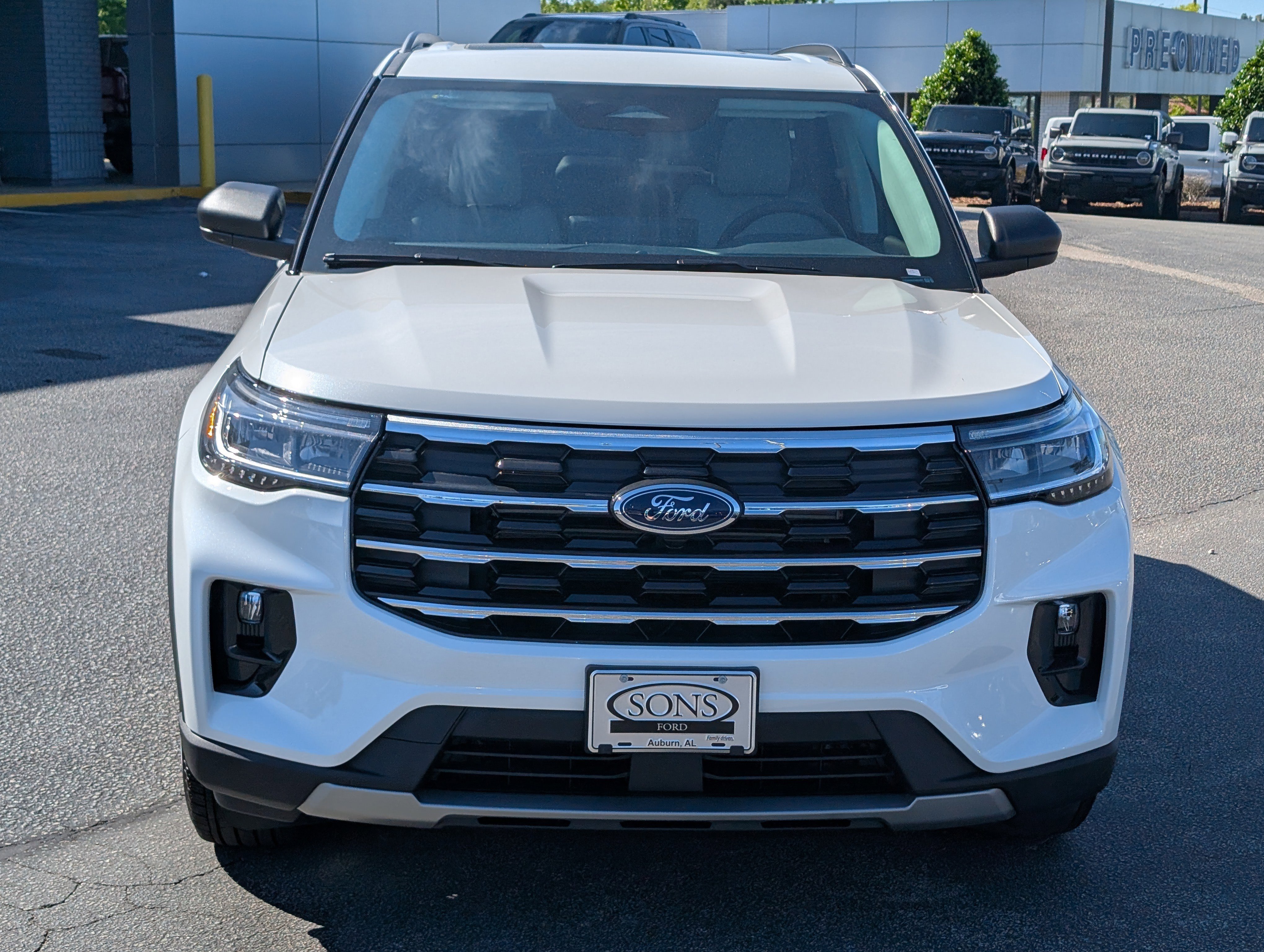 New 2026 Star White Metallic Tri-Coat FORD Active image 3