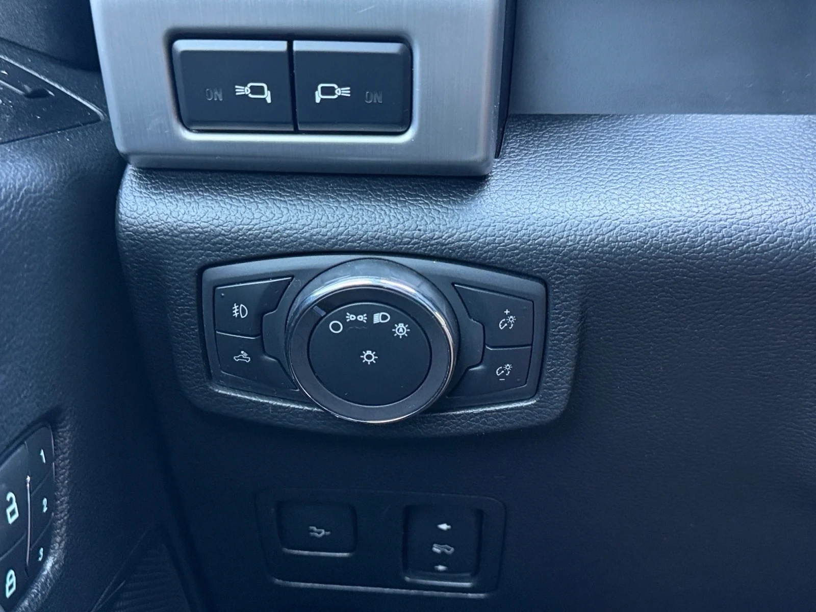 Used 2019 Ingot Silver Metallic Ford Platinum image 26