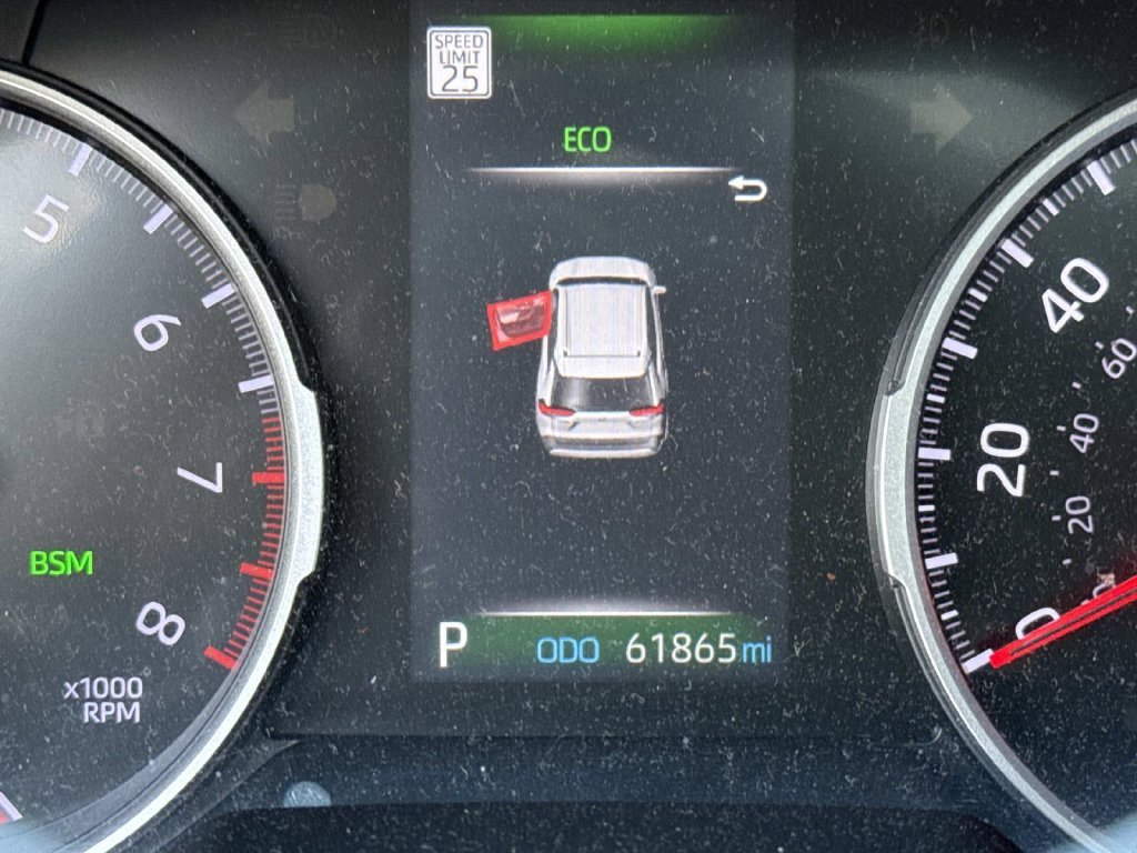 Used 2021  Toyota XLE image 39