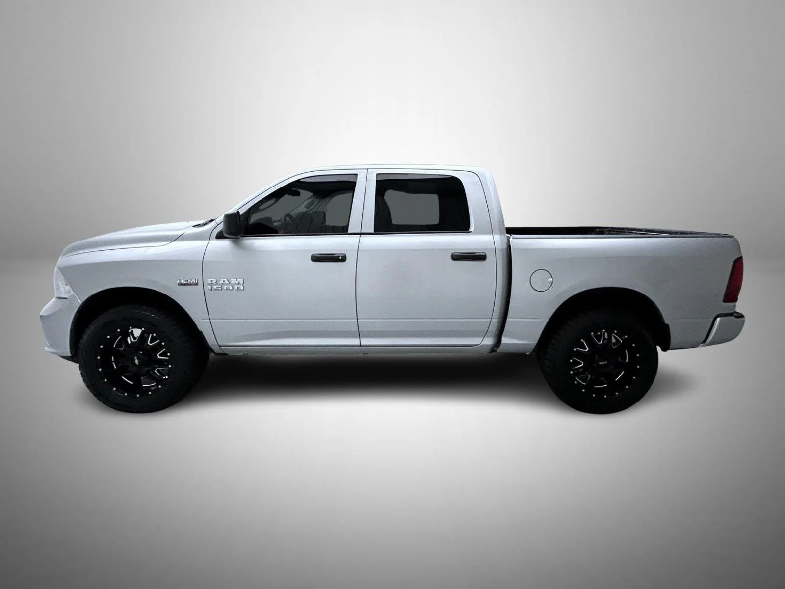 Used 2018 Silver Ram Express image 8