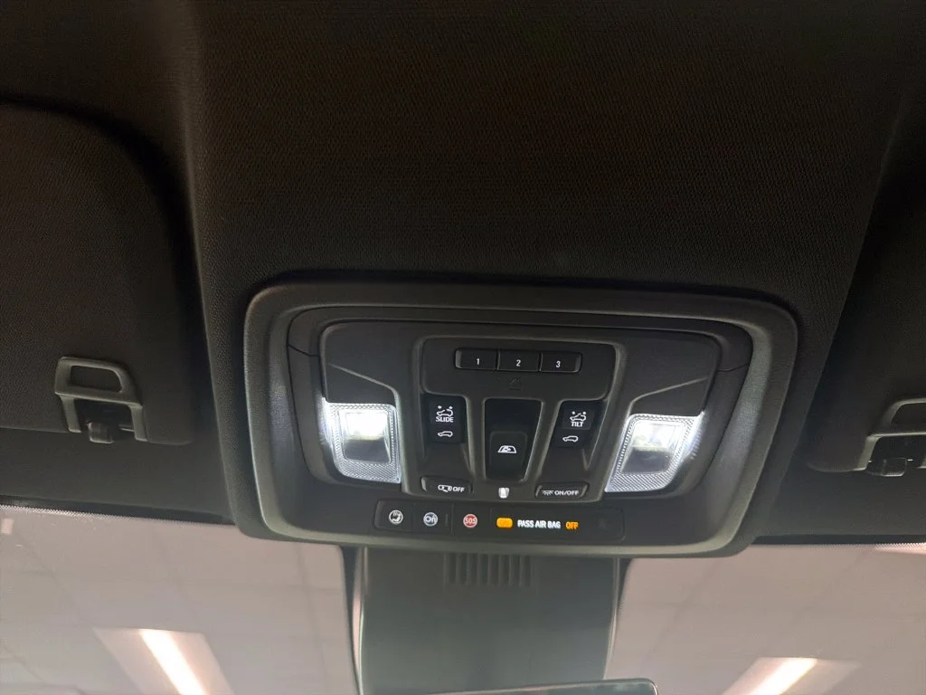 Used 2024 White GMC AT4 image 18