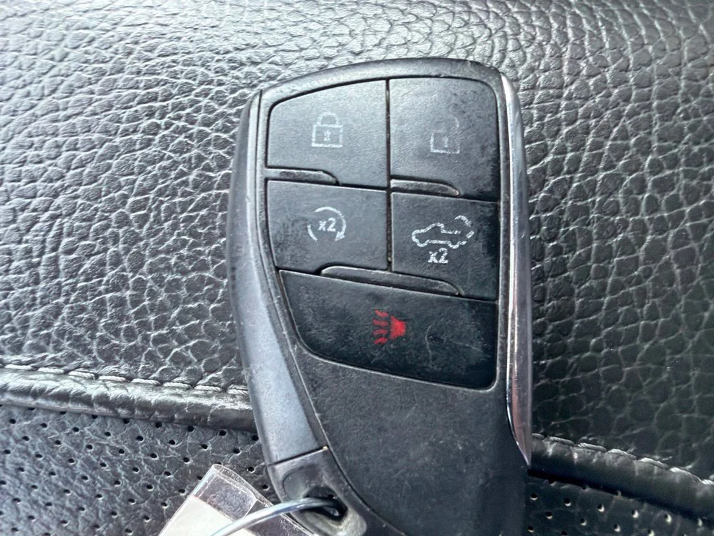 Used 2022 Onyx Black GMC Denali image 30
