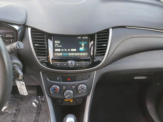 Used 2017 Silver Chevrolet LT image 13