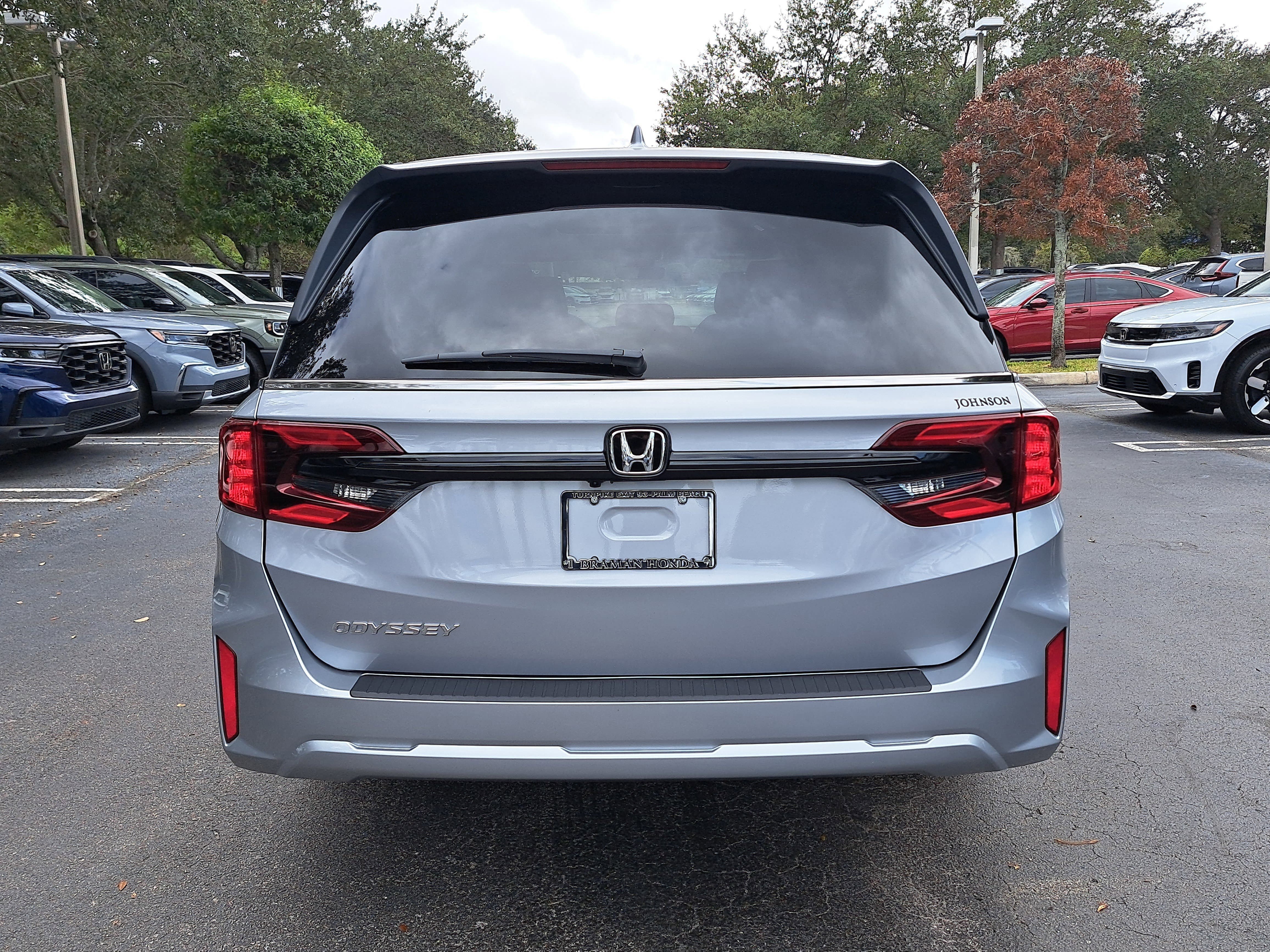New 2026 Solar Silver Metallic Honda EX-L image 5