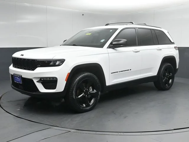 Used 2023 White Jeep Limited image 3