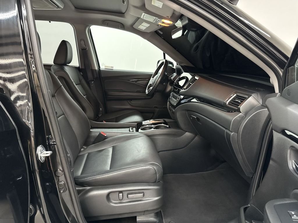 2022 Honda Pilot Touring - Photo 18