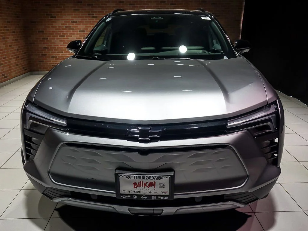 New 2025 Sterling Gray Metallic Chevrolet LT image 7