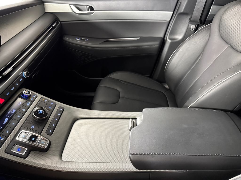 Used 2025 White Hyundai SEL Premium image 20