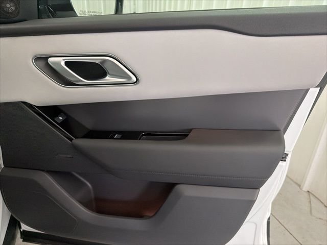 New 2026 Fuji White Land Rover S image 22
