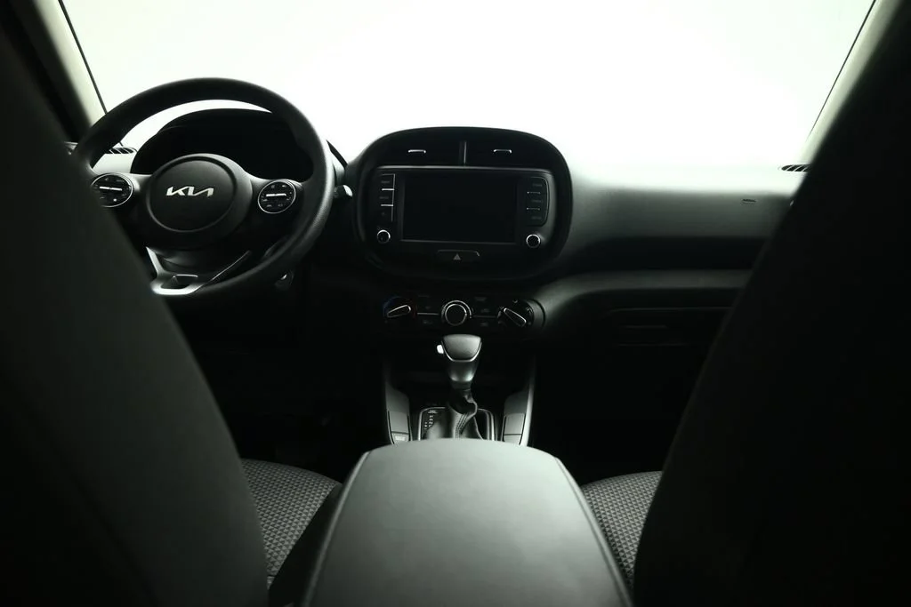 Used 2025 Red Kia LX image 37